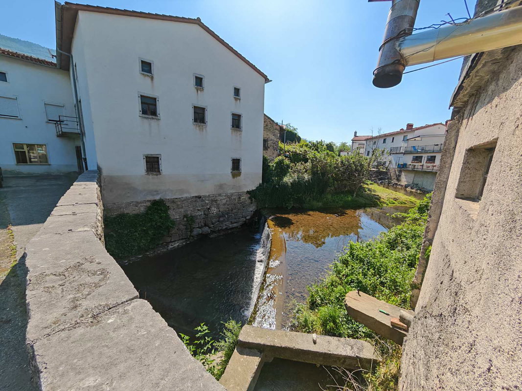 Location: Goriška, Vipava, Podbreg