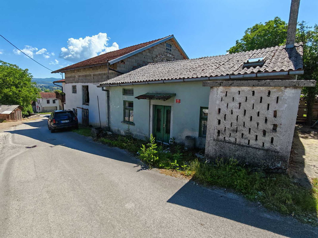Lokacija: Notranjsko - kraška, Ilirska Bistrica, Knežak