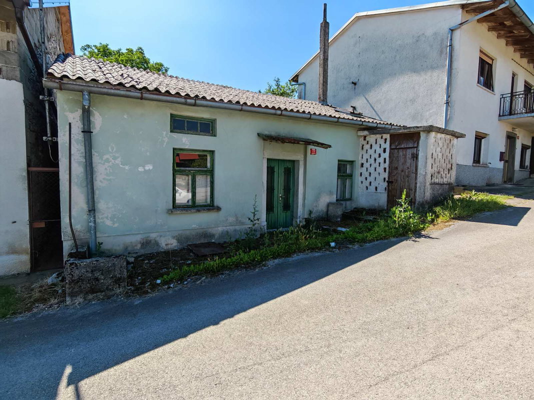 Lokacija: Notranjsko - kraška, Ilirska Bistrica, Knežak