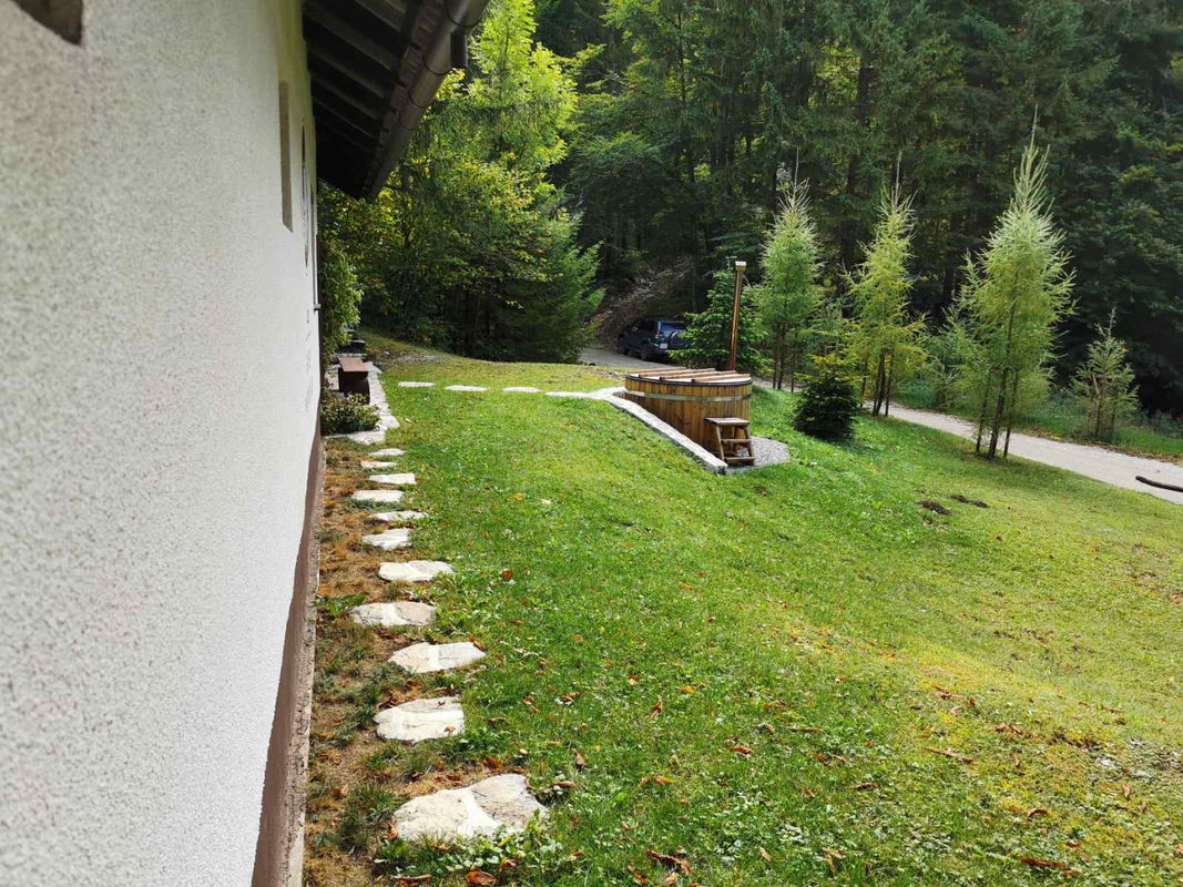 Lokacija: Notranjsko - kraška, Loška Dolina, Kozarišče