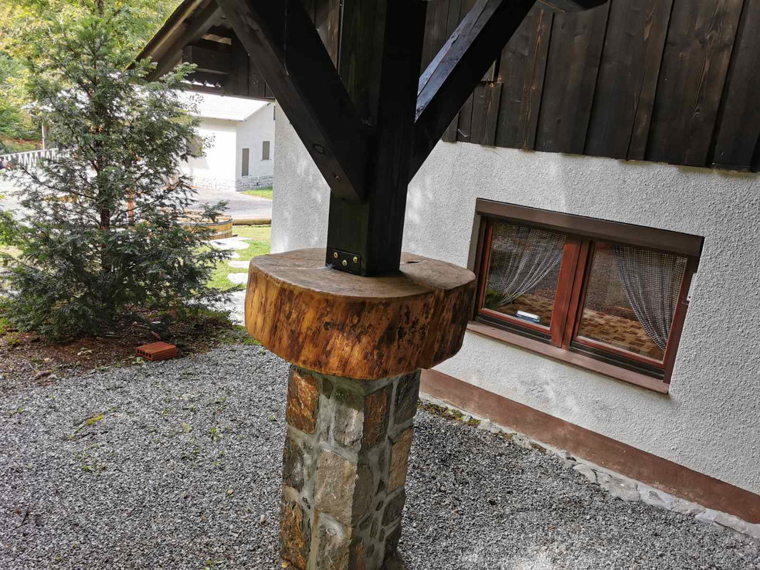 Lokacija: Notranjsko - kraška, Loška Dolina, Kozarišče