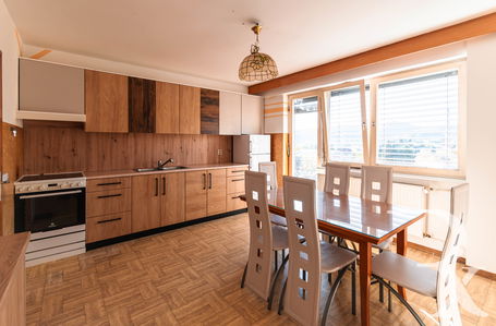 Nepremičnina: Prodaja, Hiša, Samostojna Lokacija: Spodnjeposavska, Sevnica, Sevnica