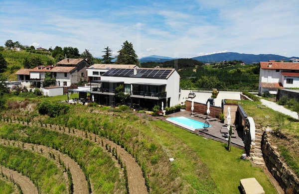 Location: Goriška, Brda, Plešivo