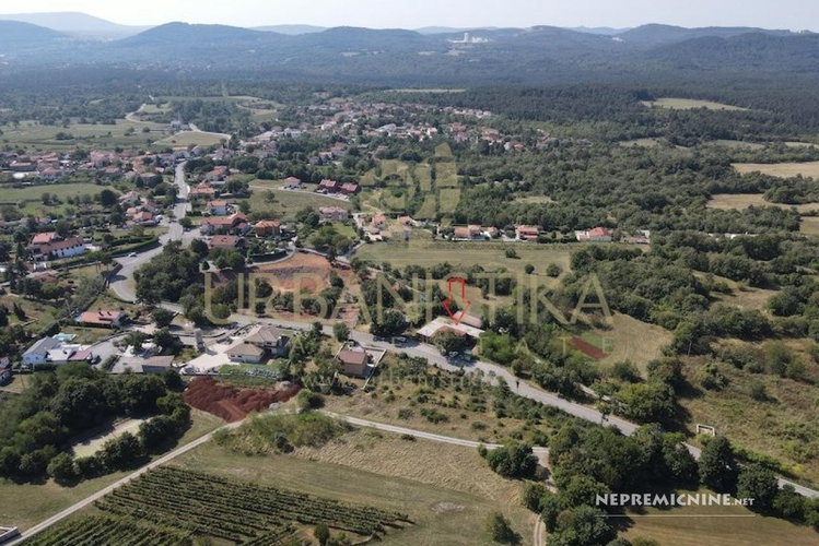 Location: Obalno - kraška, Sežana, Križ