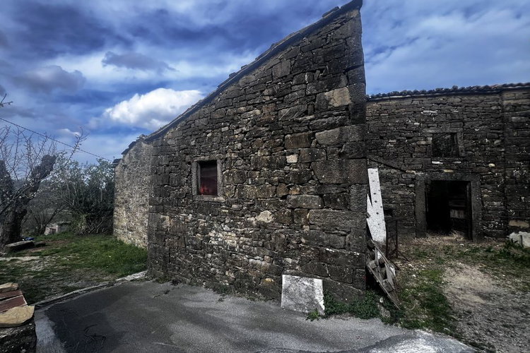 Ubicación: Obalno - kraška, Koper, Butari