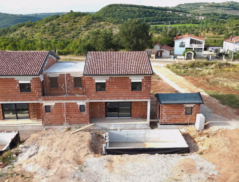 Lokacija: Hrvaška, Istarska županija, Buje, Kaštel