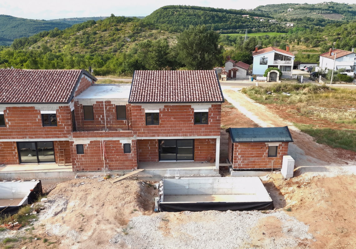 Lokacija: Hrvaška, Istarska županija, Buje, Kaštel