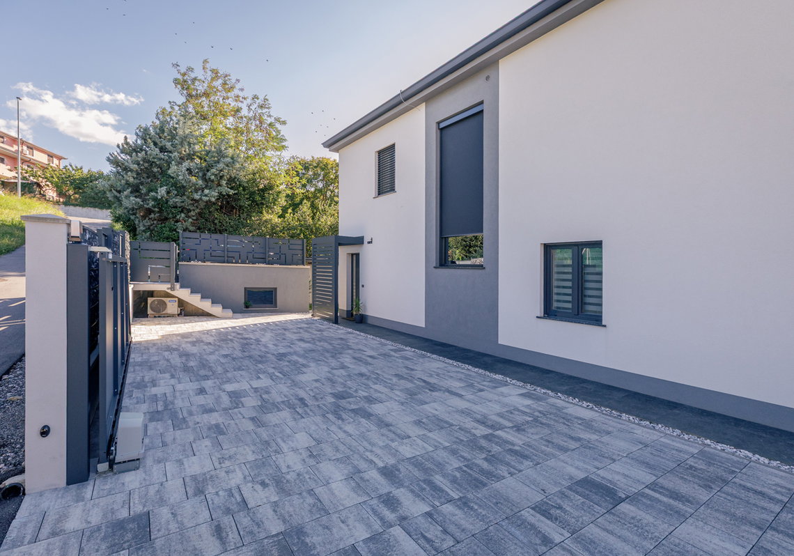 Lokacija: Obalno - kraška, Koper, Prade