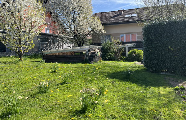 Lokacija: Jugovzhodna Slovenija, Šmarješke Toplice, Družinska Vas