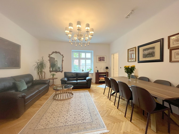 Lokacija: Ljubljana mesto, Center