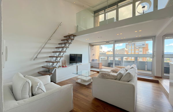 Lokacija: Ljubljana mesto, Bežigrad, Bratovševa ploščad