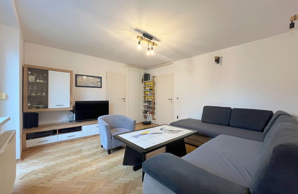 Lokacija: Ljubljana mesto, Šiška, Šiška