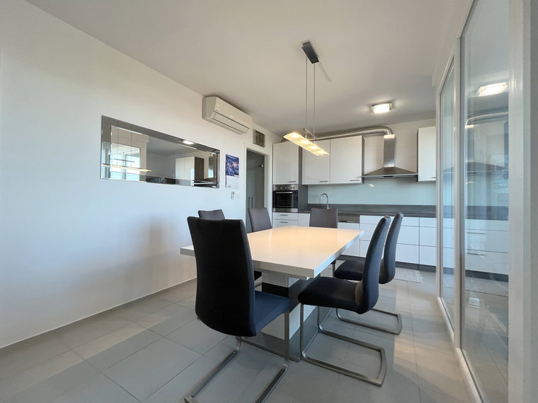 Lokacija: Obalno - kraška, Izola, Livade