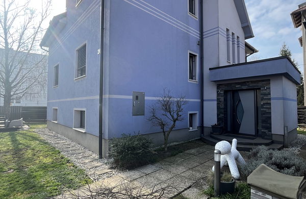 Lokacija: Ljubljana mesto, Moste-Polje, Zelena jama