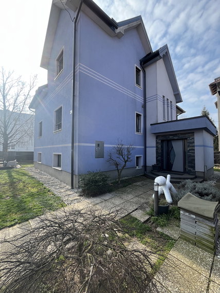 Lokacija: Ljubljana mesto, Moste-Polje, Zelena jama