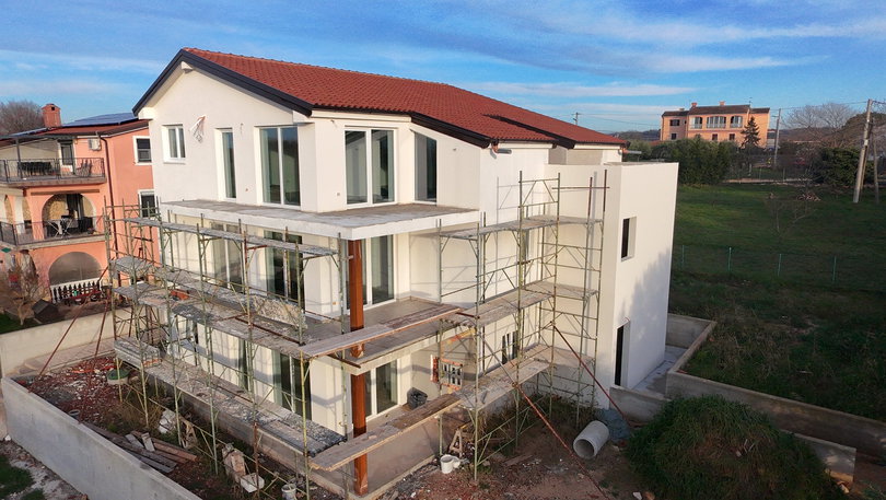 Lokacija: Hrvaška, Istarska županija, Buje, Kaštel