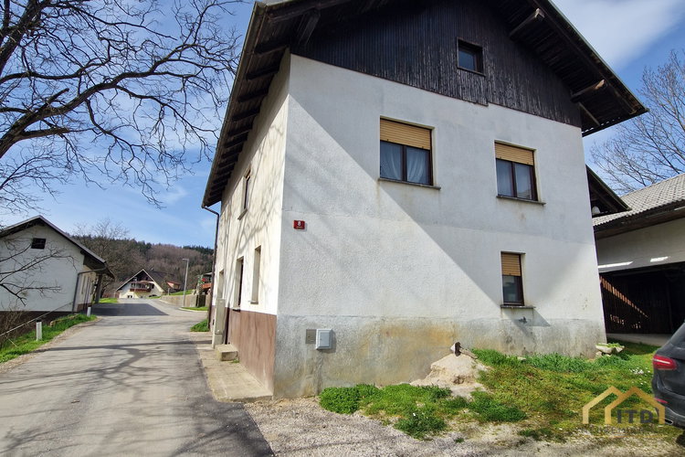 Lokacija: Gorenjska, Kranj, Letenice