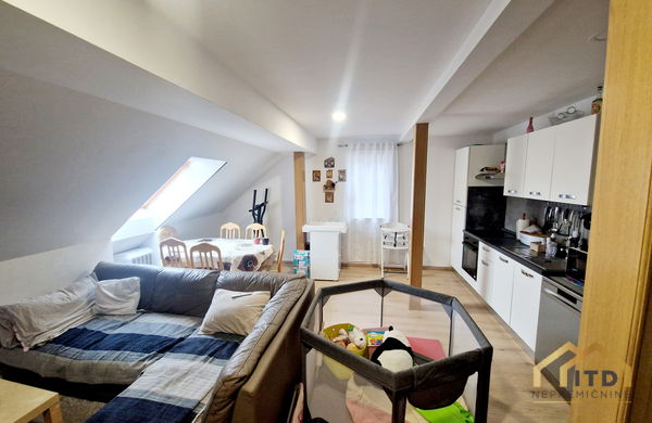 Lokacija: Gorenjska, Kranj, Hrastje