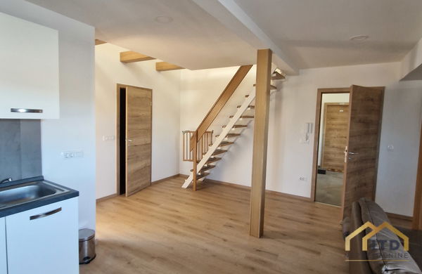 Location: Gorenjska, Kranj, Hrastje