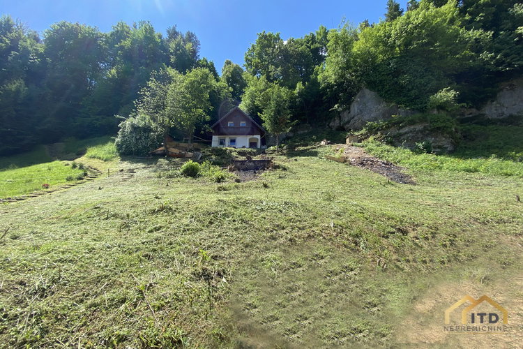 Lokacija: Gorenjska, Naklo, Okroglo