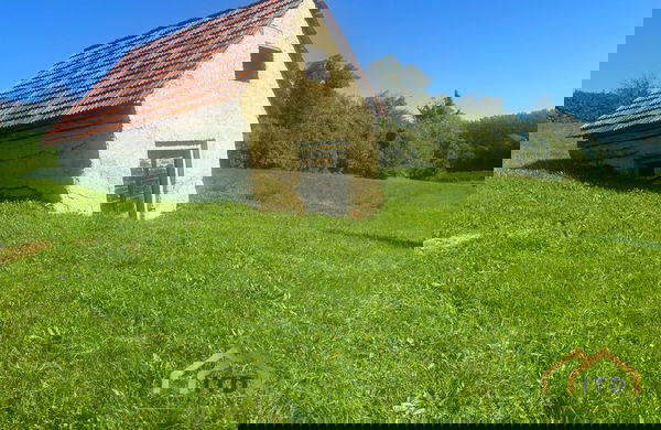 Lokacija: Donjoposavska, Bistrica ob Sotli, Črešnjevec ob Bistrici