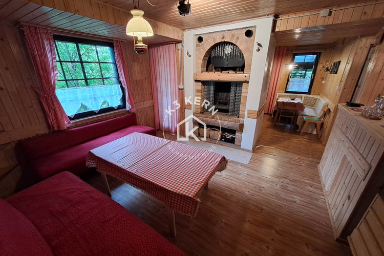 Lokacija: Gorenjska, Kranj, Javornik