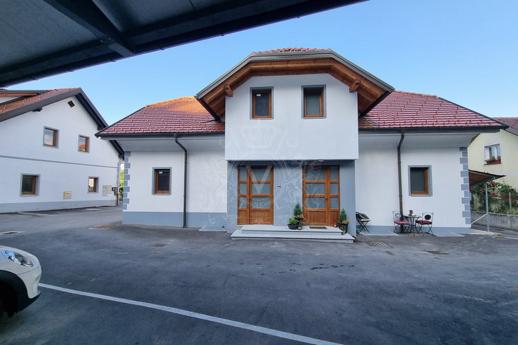 Lokacija: Ljubljana okolica, Kamnik, Laniše