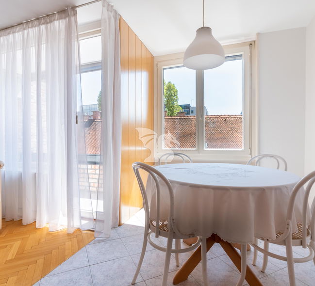 Lokacija: Ljubljana, Center, Center