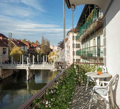Lokacija: Ljubljana, Center, Center