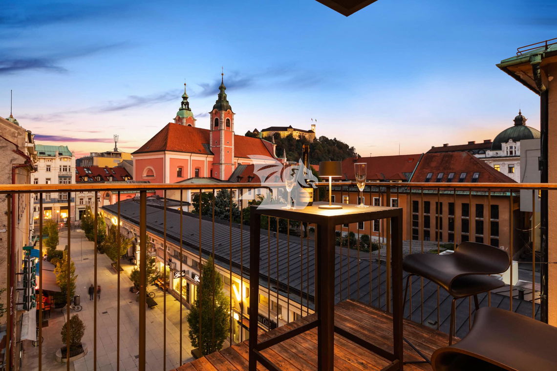 Lokacija: Ljubljana, Center, Center