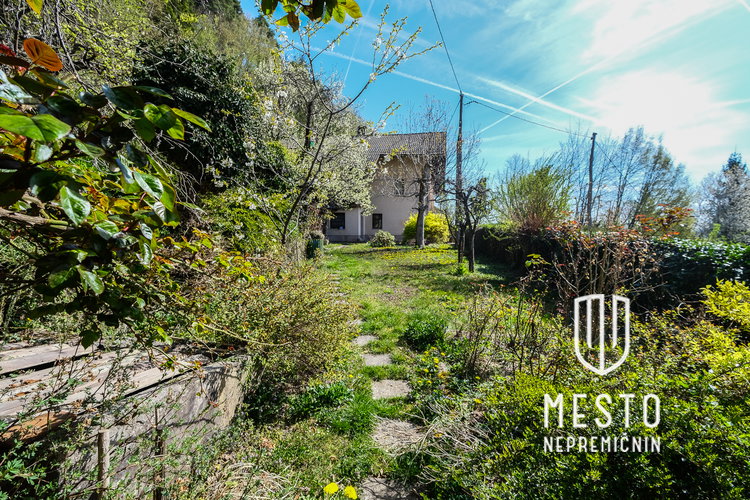 Lokacija: Gorenjska, Kranj, Javornik