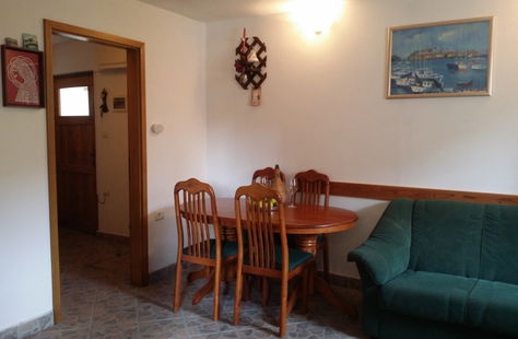 Obalno - kraška, Koper, Hrastovlje, Oddaja, Stanovanje, 2-sobno, 55 m<sup>2</sup>, 1980