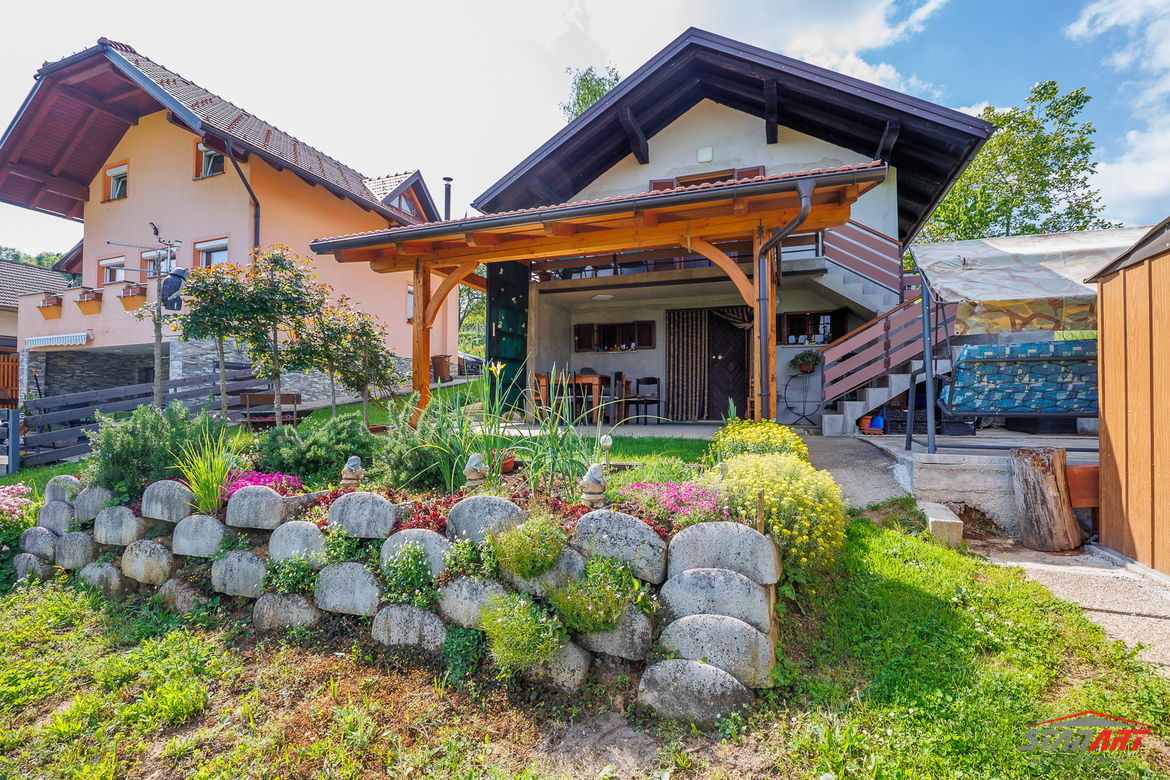 Lokacija: Jugovzhodna Slovenija, Metlika, Grabrovec