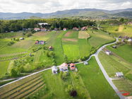Lokacija: Jugovzhodna Slovenija, Metlika, Grabrovec