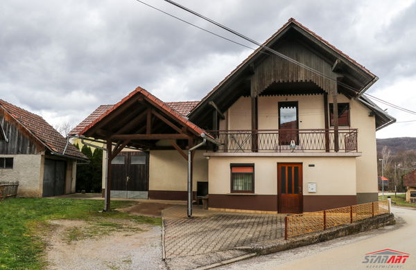 Lokacija: Jugovzhodna Slovenija, Metlika, Metlika
