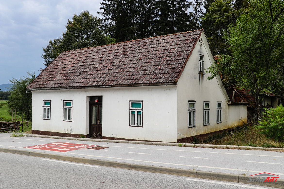 Lokacija: Jugovzhodna Slovenija, Metlika, Gradac