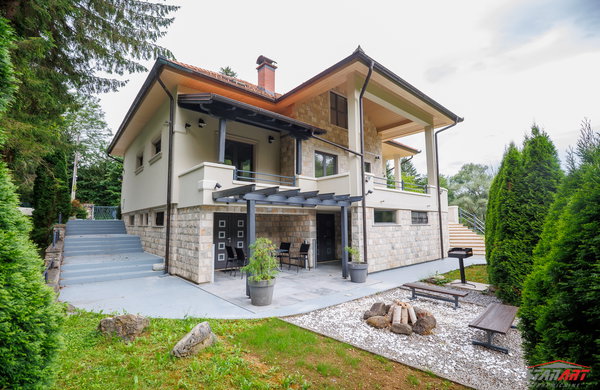 Lokacija: , Orljakovo
