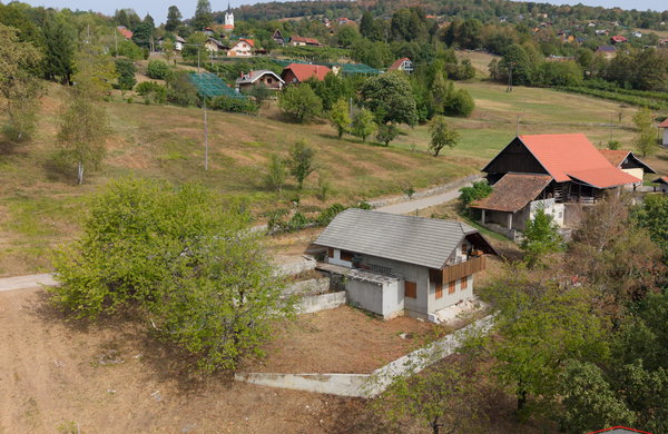 Lokacija: Jugovzhodna Slovenija, Črnomelj, Naklo