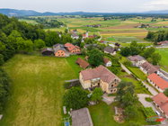Nepremičnina: Prodaja, Hiša, Dvostanovanjska Lokacija: Jugovzhodna Slovenija, Metlika, Podzemelj
