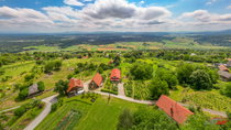 Nepremičnina: Prodaja, Počitniški objekt, Vikend Lokacija: Jugovzhodna Slovenija, Črnomelj, Mavrlen