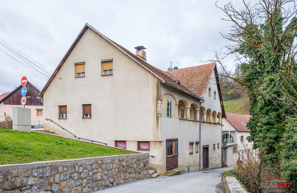 Lokacija: Jugovzhodna Slovenija, Metlika, Metlika