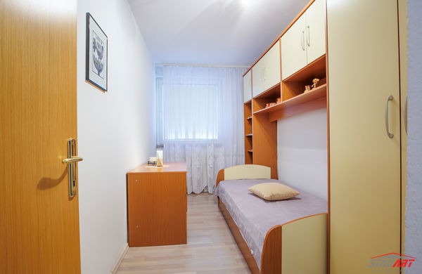 Nekretnine: Prodaja, Stan, 4-sobni Lokacija: Jugoistočna Slovenija, Črnomelj, Črnomelj