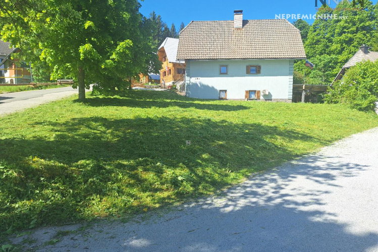 Lokacija: Jugovzhodna Slovenija, Semič, Komarna Vas