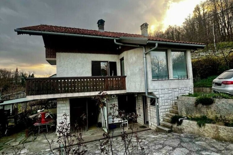 Lokacija: Jugovzhodna Slovenija, Šmarješke Toplice, Koglo