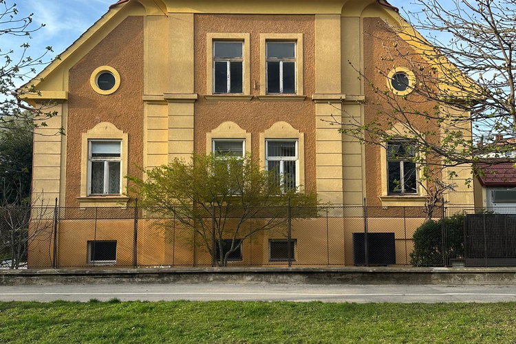 Lokacija: Podravska, Maribor, Center