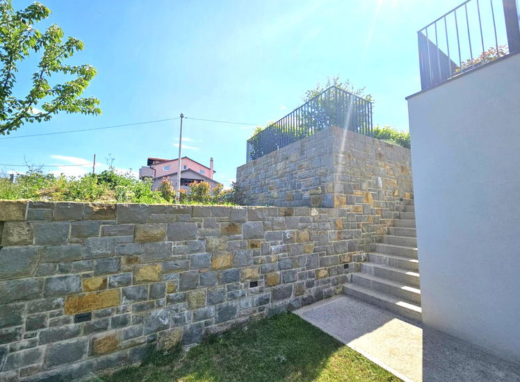 Lokacija: Obalno - kraška, Koper, Zgornje Škofije