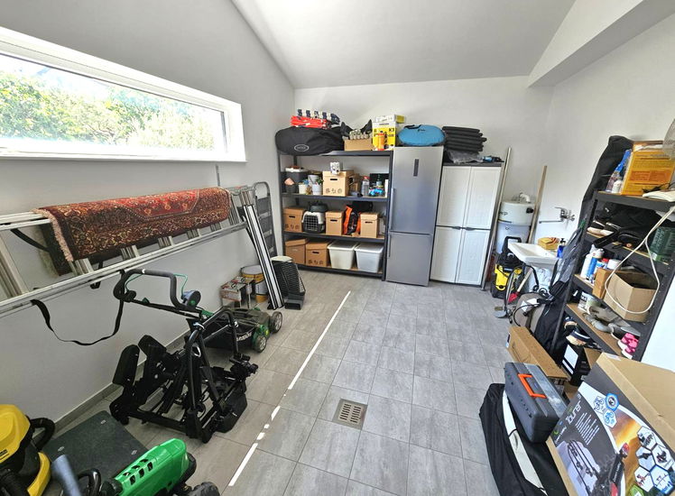 Lokacija: Obalno - kraška, Koper, Zgornje Škofije