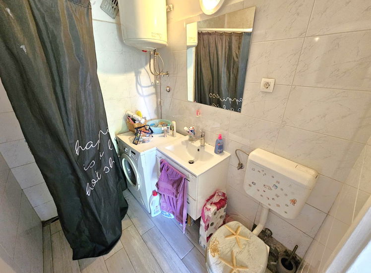 Lokacija: Obalno - kraška, Koper, Olmo