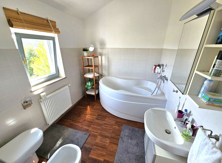 Lokacija: Obalno - kraška, Izola, Malija