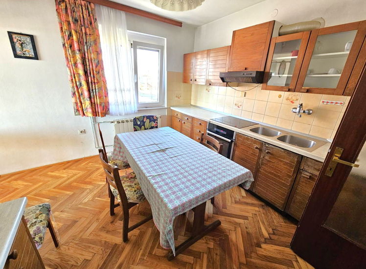 Lokacija: Obalno - kraška, Izola, Šared